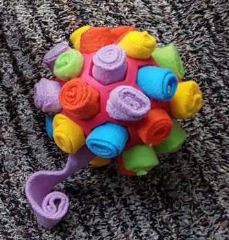 puzzle ball that gives a delicious snack gift for hedgehogs